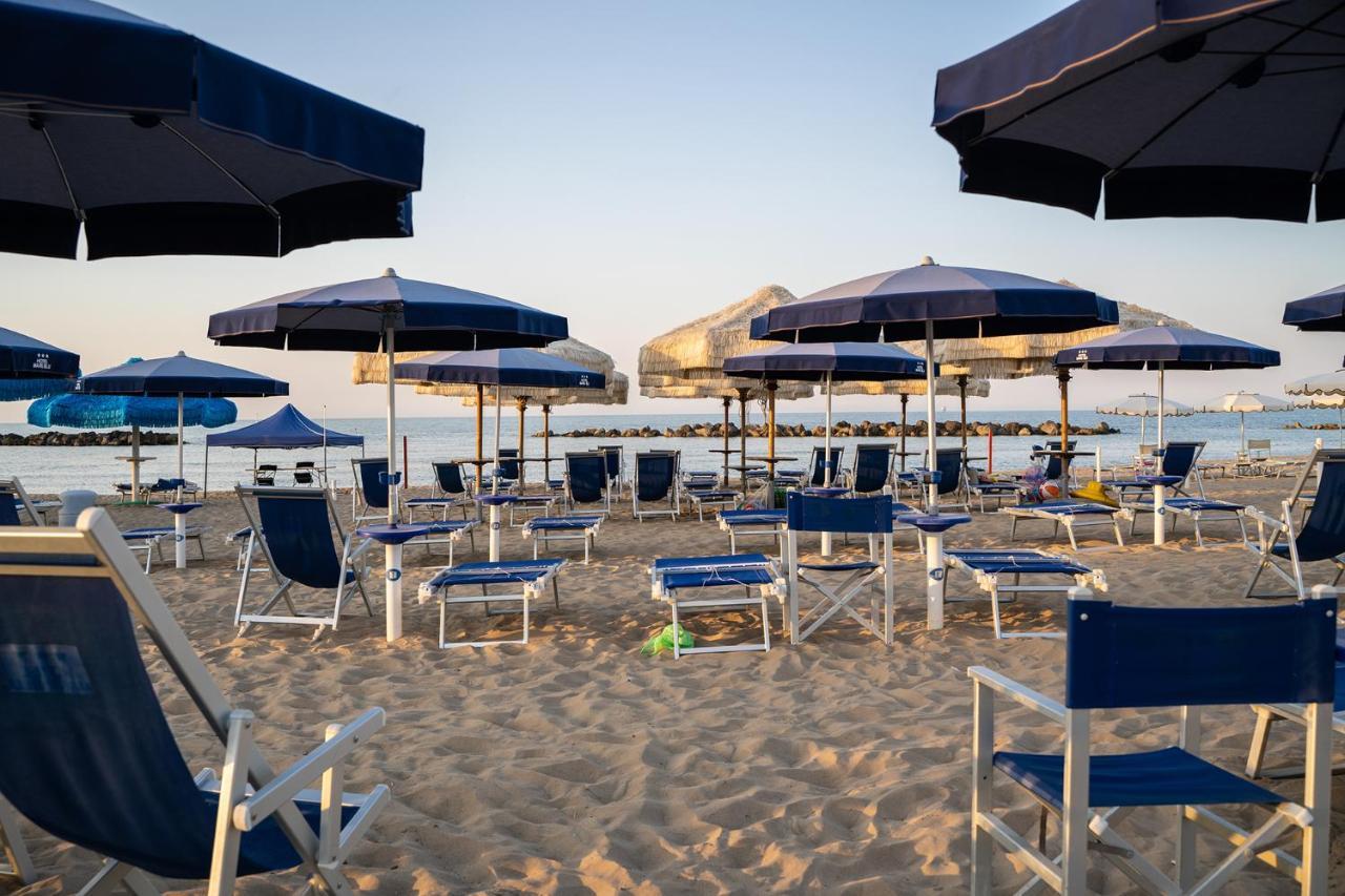 Hotel Mare Blu Francavilla Al Mare Esterno foto
