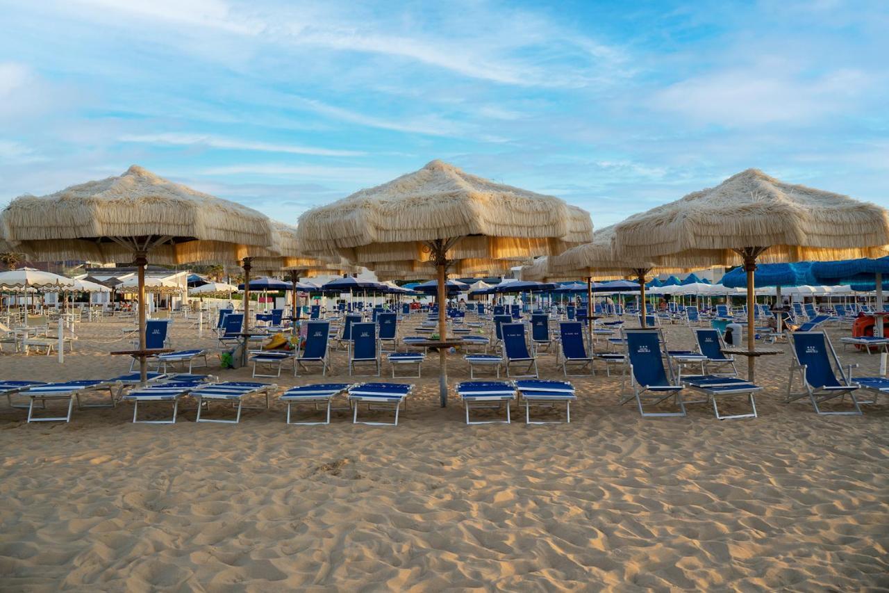 Hotel Mare Blu Francavilla Al Mare Esterno foto