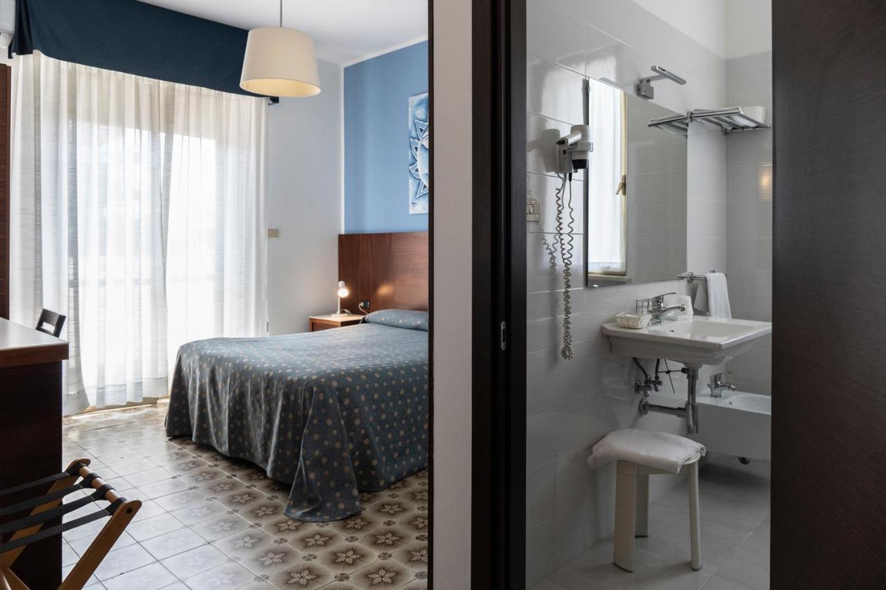 Hotel Mare Blu Francavilla Al Mare Esterno foto