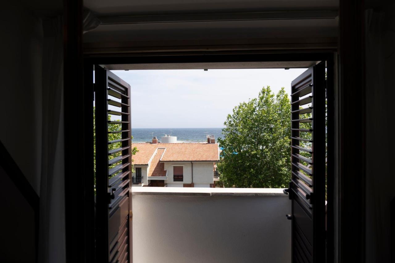 Hotel Mare Blu Francavilla Al Mare Esterno foto