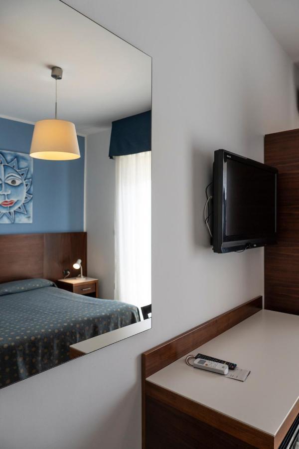 Hotel Mare Blu Francavilla Al Mare Esterno foto