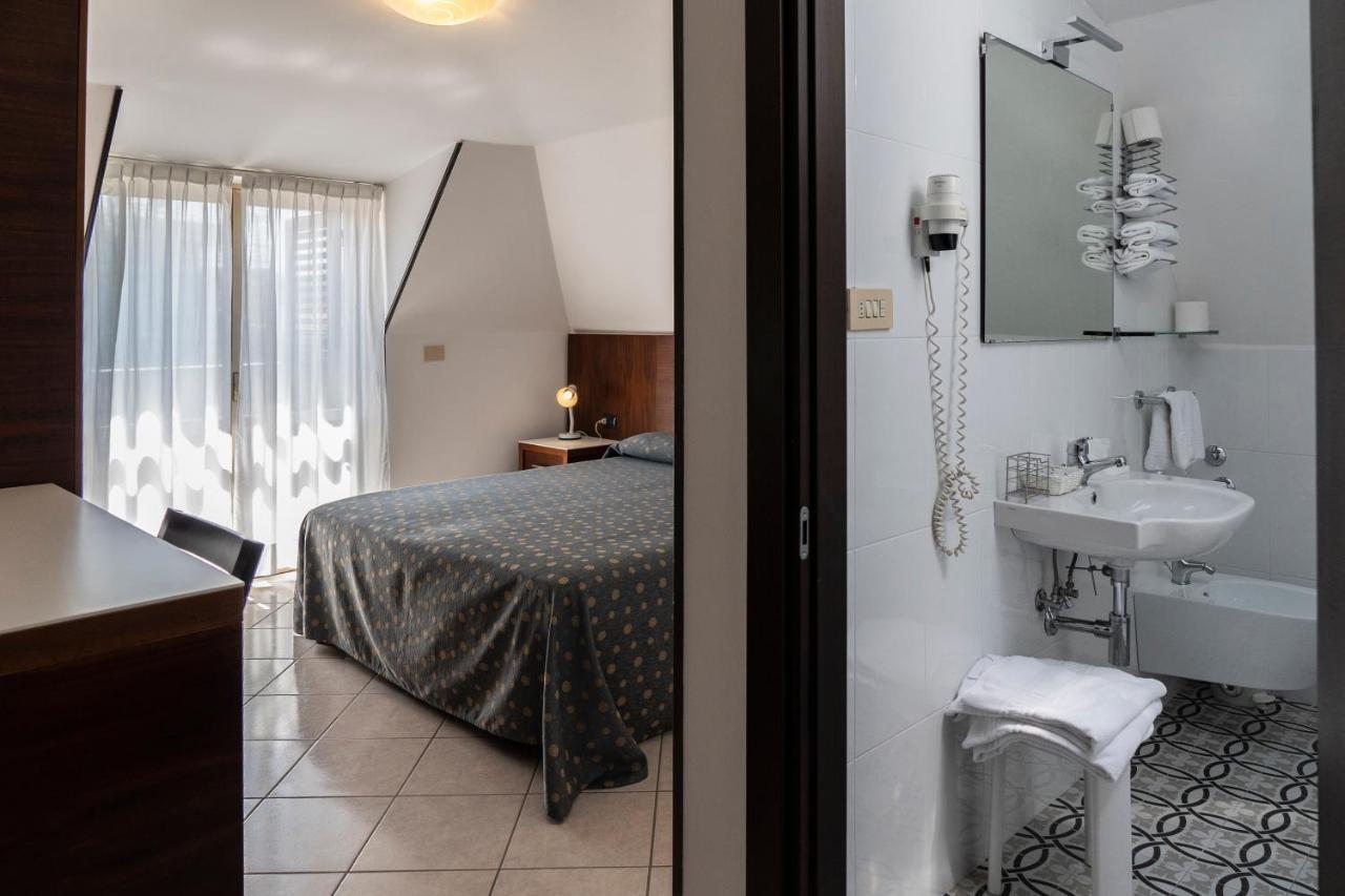 Hotel Mare Blu Francavilla Al Mare Esterno foto