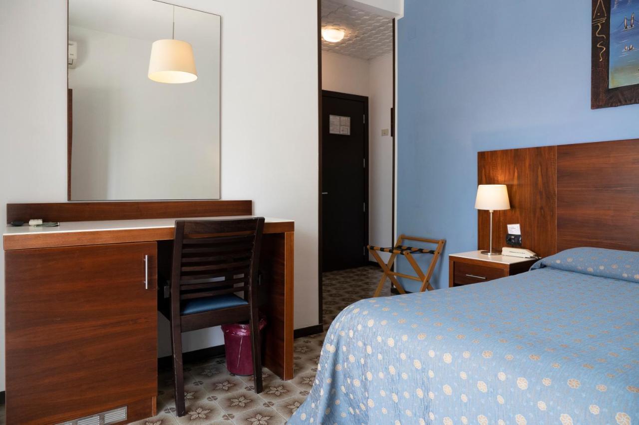 Hotel Mare Blu Francavilla Al Mare Esterno foto