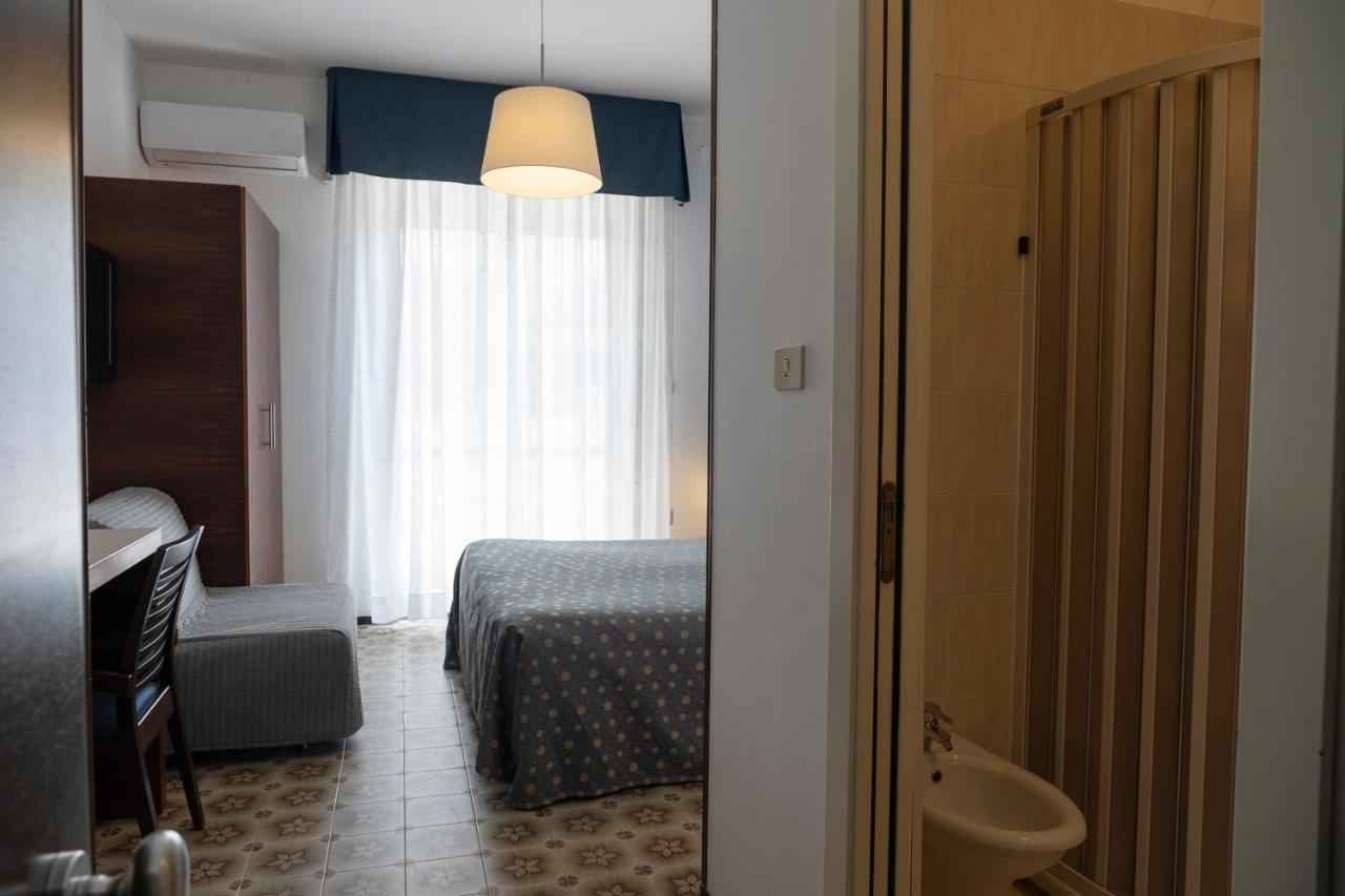 Hotel Mare Blu Francavilla Al Mare Esterno foto