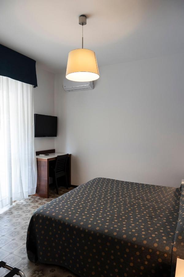 Hotel Mare Blu Francavilla Al Mare Esterno foto